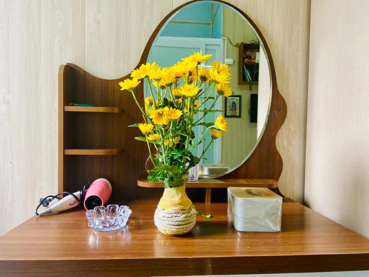 Cozy Homestay With Large Bed, Private Bathroom, Large Balcony Hanoi Exterior photo