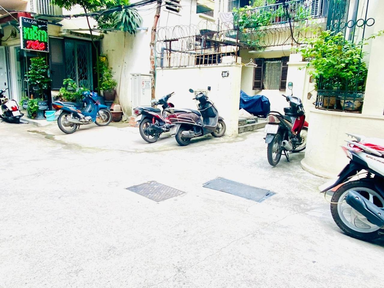 Cozy Homestay With Large Bed, Private Bathroom, Large Balcony Hanoi Exterior photo